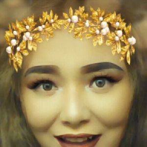 Meet your Posher, Hayley